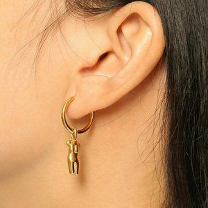 18k Gold female sculpture body hoop earring-danity earring